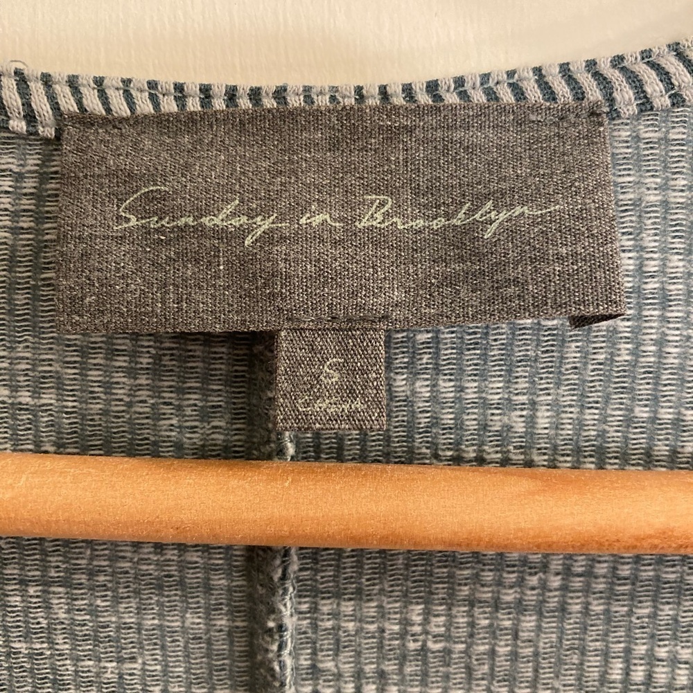 Sunday in Brooklyn long gray open front cardigan - Picture 4 of 4